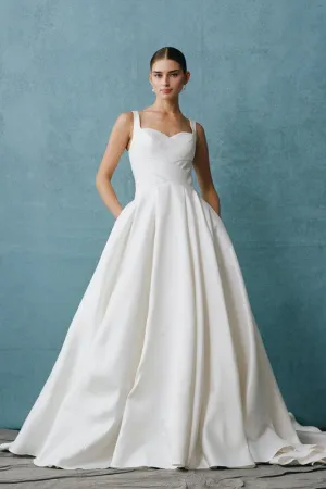 Off White Sleeveless Sweetheart Mopping Bridal Dress