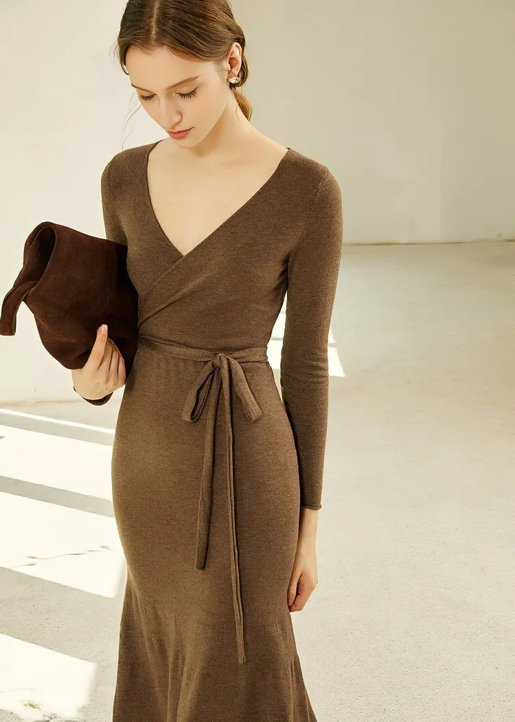 V NECK FISHTAIL DRESS
